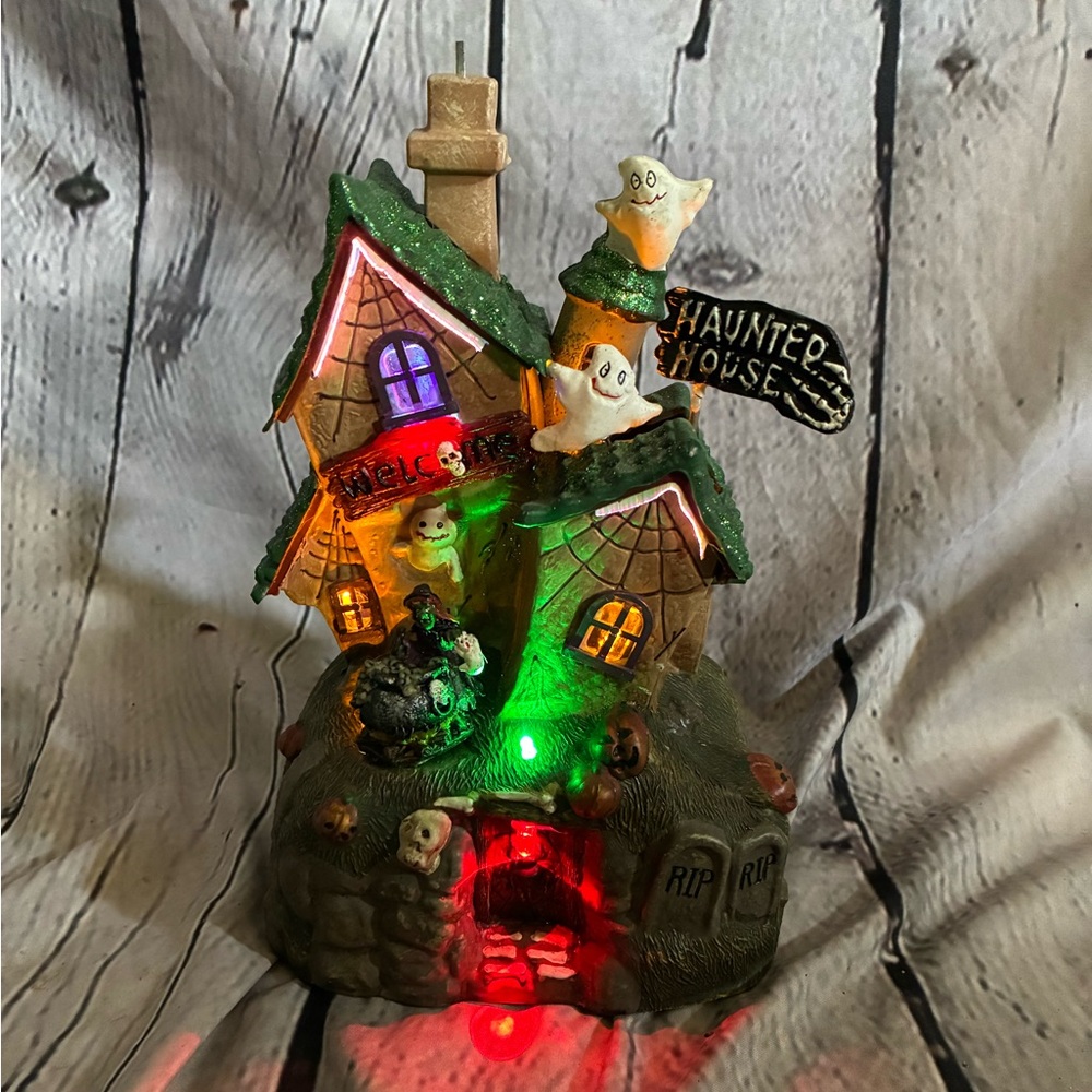 HAUNTED House Mansion Lights Up Audio Animated Battery Operated‎ Please Read